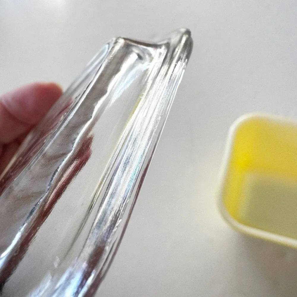 PYREX Bright Yellow 501 B 1 1/2 Cup Refrigerator Dish with Glass Lid Vintage